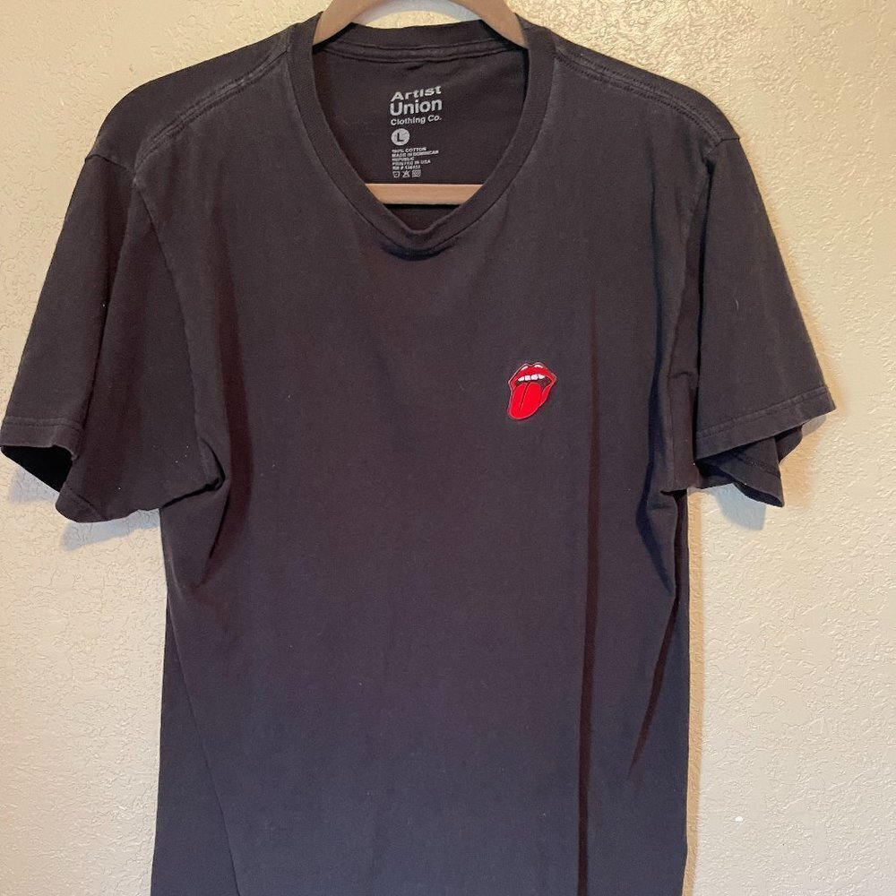 NWOT Men's Rolling Stones Stitched Logo Tee